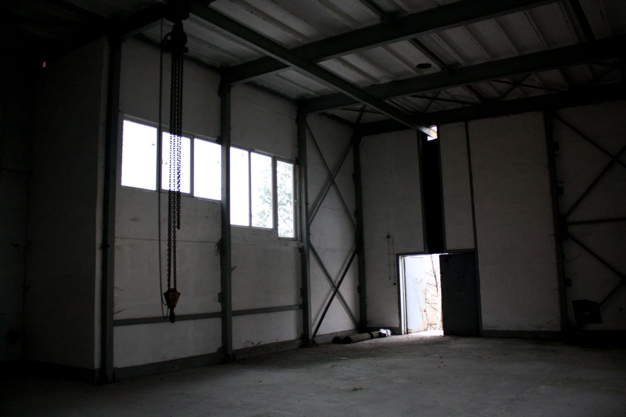 Hala/magazyn Wyry. Zdjęcie 4