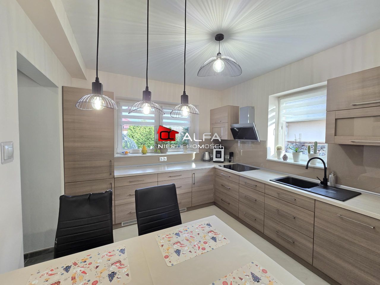 dom wolnostojący, 4 pokoje Żarów, ul. Kasztanowa. Zdjęcie 1