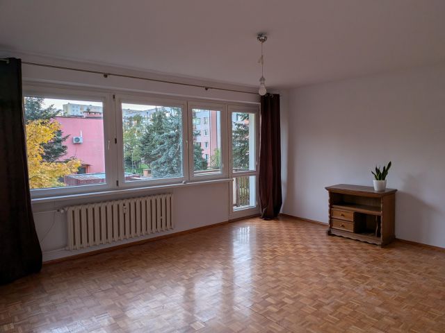 Mieszkanie 3-pokojowe Toruń Rubinkowo, ul. Tymona Niesiołowskiego. Zdjęcie 1