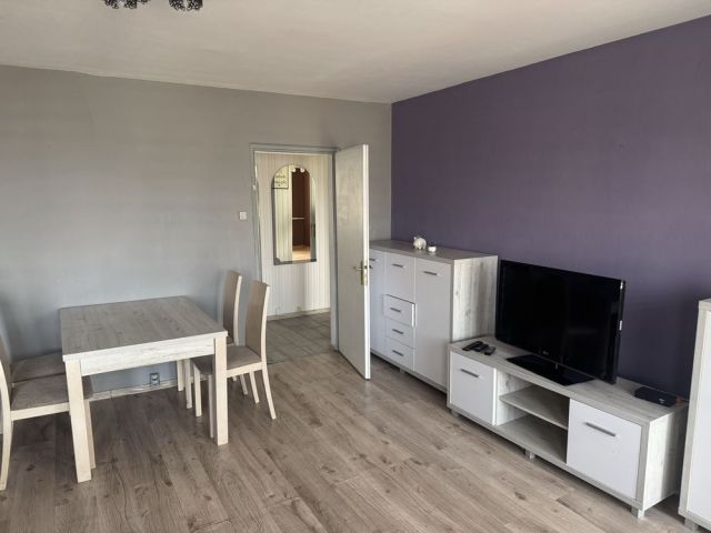 Mieszkanie 3-pokojowe Brzeziny. Zdjęcie 1