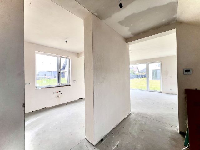 dom wolnostojący, 5 pokoi Morawica. Zdjęcie 13