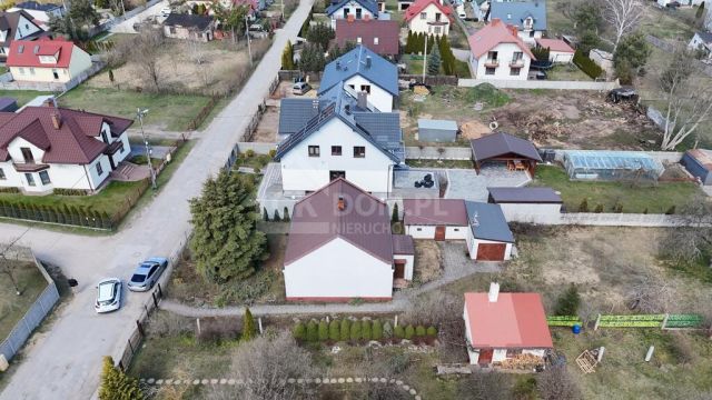 dom wolnostojący, 2 pokoje Kielce Biesaki. Zdjęcie 11