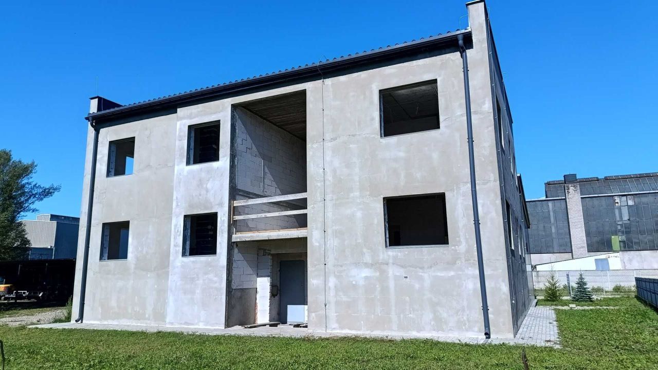 Hala/magazyn Ostrowiec Świętokrzyski, al. Solidarności. Zdjęcie 2