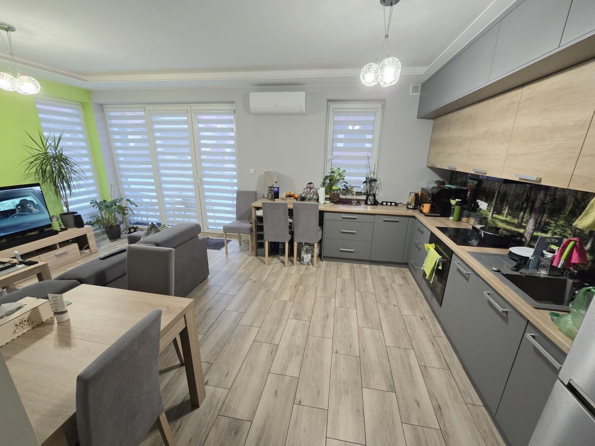 Mieszkanie 6-pokojowe Marki. Zdjęcie 4