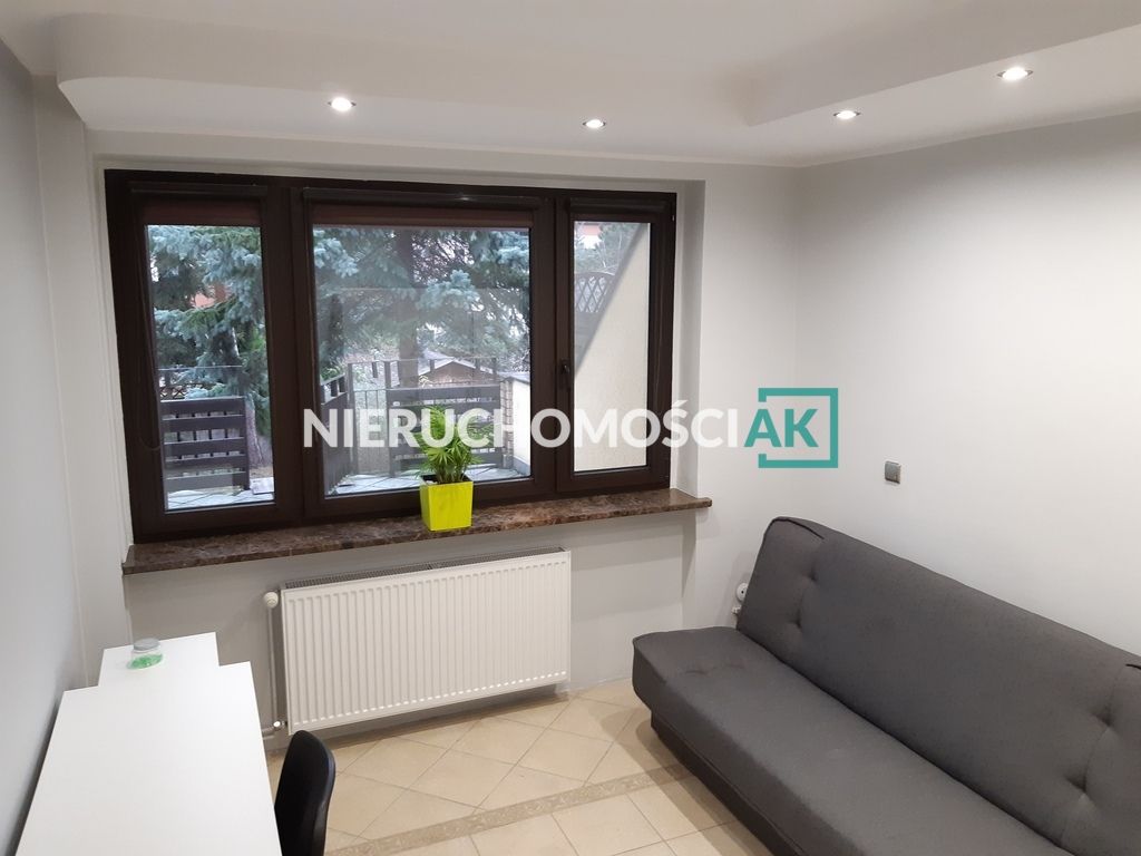 dom szeregowy, 10 pokoi Poznań, os. Marysieńki. Zdjęcie 2