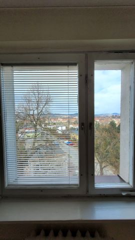 Mieszkanie 3-pokojowe Jelenia Góra Centrum, ul. Konstantego Ildefonsa Gałczyńskiego. Zdjęcie 11