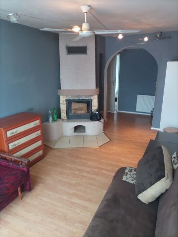 Mieszkanie 3-pokojowe Szczytnica. Zdjęcie 1