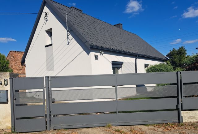 dom wolnostojący, 4 pokoje Komorniki, ul. Komornicka. Zdjęcie 1