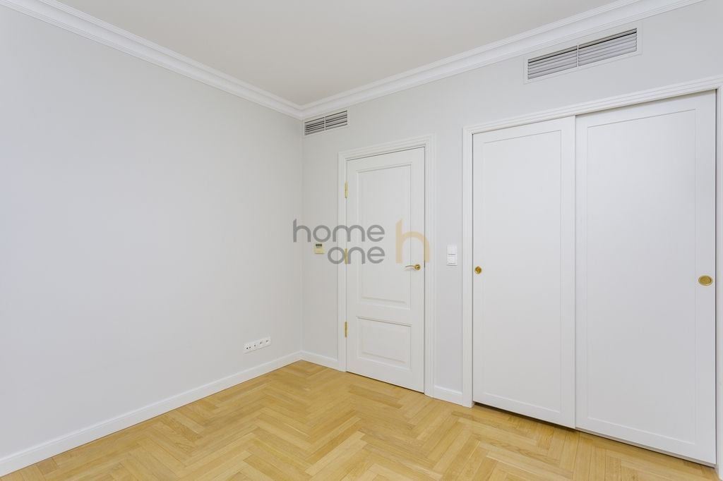 Mieszkanie 3-pokojowe Warszawa Śródmieście, ul. Wojciecha Górskiego. Zdjęcie 9