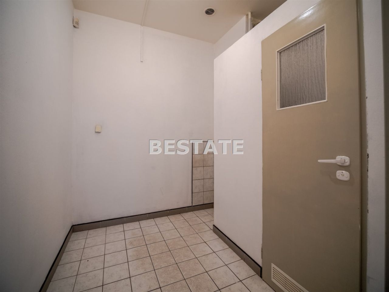 Lokal Tarnów, ul. Eljasza Goldhammera. Zdjęcie 7