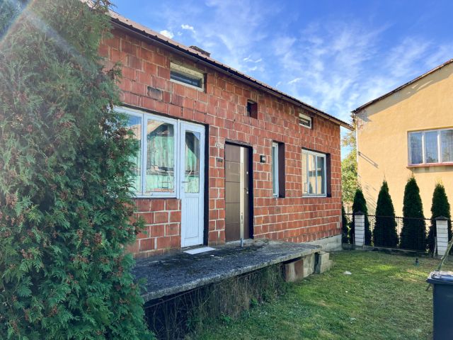 dom wolnostojący, 4 pokoje Przewrotne. Zdjęcie 2