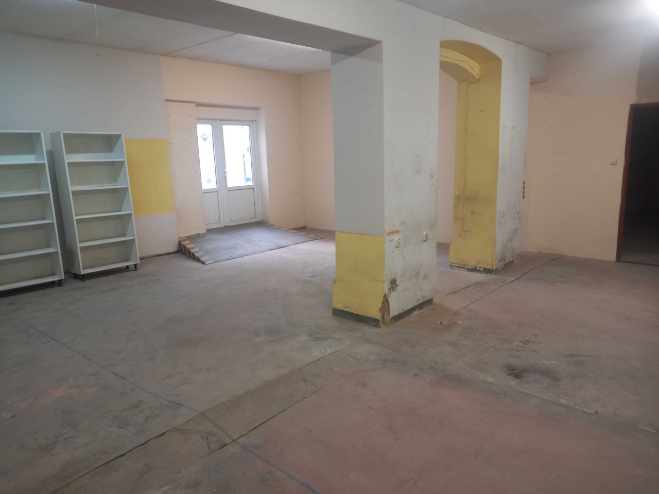 Lokal Niemcza, rynek Rynek. Zdjęcie 5