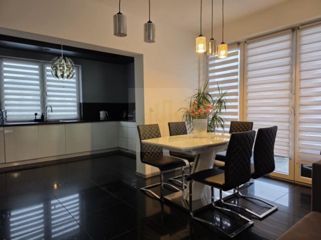 dom wolnostojący, 6 pokoi Błonie, ul. Stanisława Staszica. Zdjęcie 1