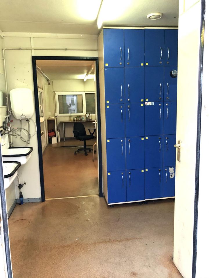 Hala/magazyn Lwówek. Zdjęcie 8