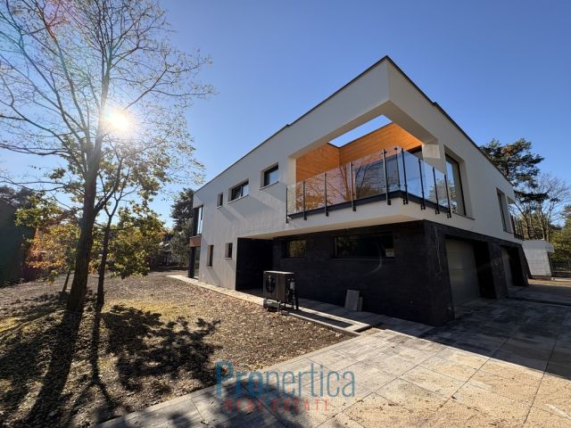 bliźniak, 5 pokoi Warszawa Wawer, ul. Halki. Zdjęcie 1