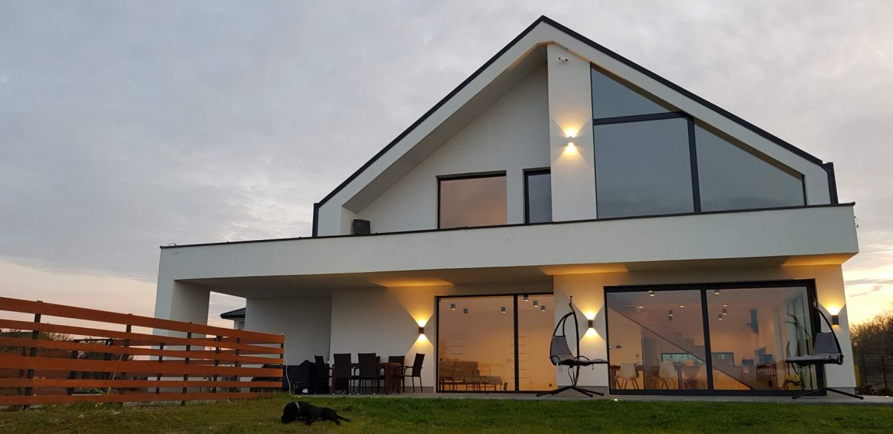 dom wolnostojący, 6 pokoi Rewa, ul. Łódzka