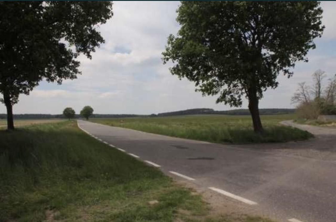 Działka budowlana Trzęsów. Zdjęcie 4