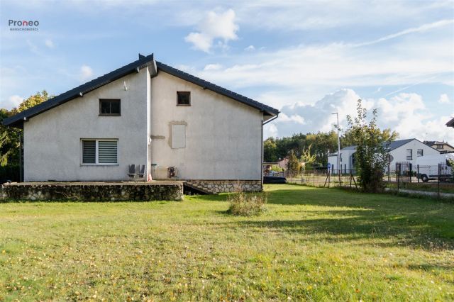 dom wolnostojący, 3 pokoje Stare Miasto. Zdjęcie 2