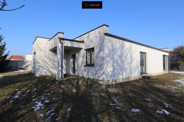 dom wolnostojący, 4 pokoje Srebrna Góra. Zdjęcie 2