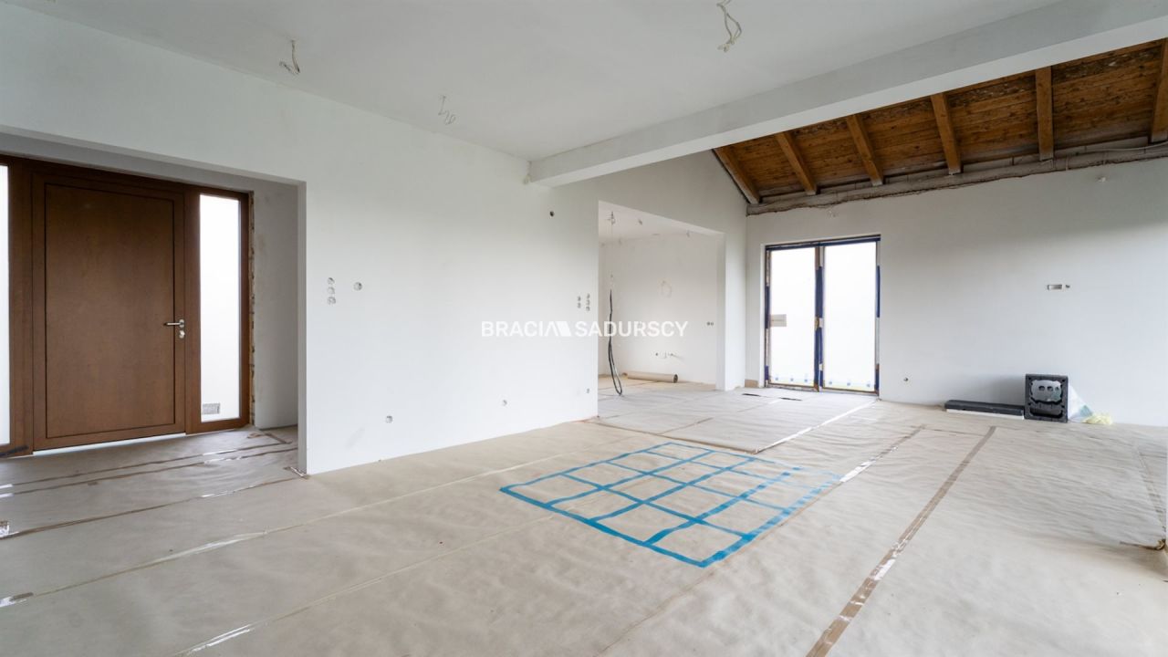 dom wolnostojący, 5 pokoi Tomice, ul. Czarny Las. Zdjęcie 12