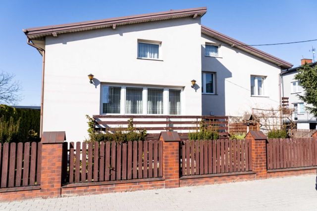 dom wolnostojący, 5 pokoi Władysławów. Zdjęcie 1