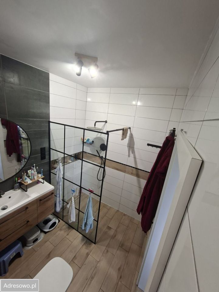 dom wolnostojący, 6 pokoi Chełmica Mała. Zdjęcie 9