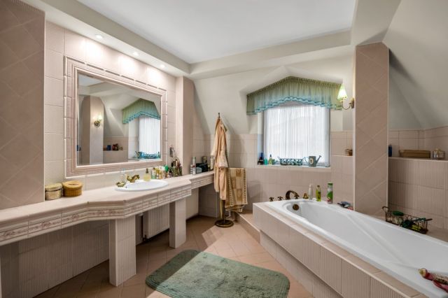 Lokal Piastów, ul. Orła Białego. Zdjęcie 14