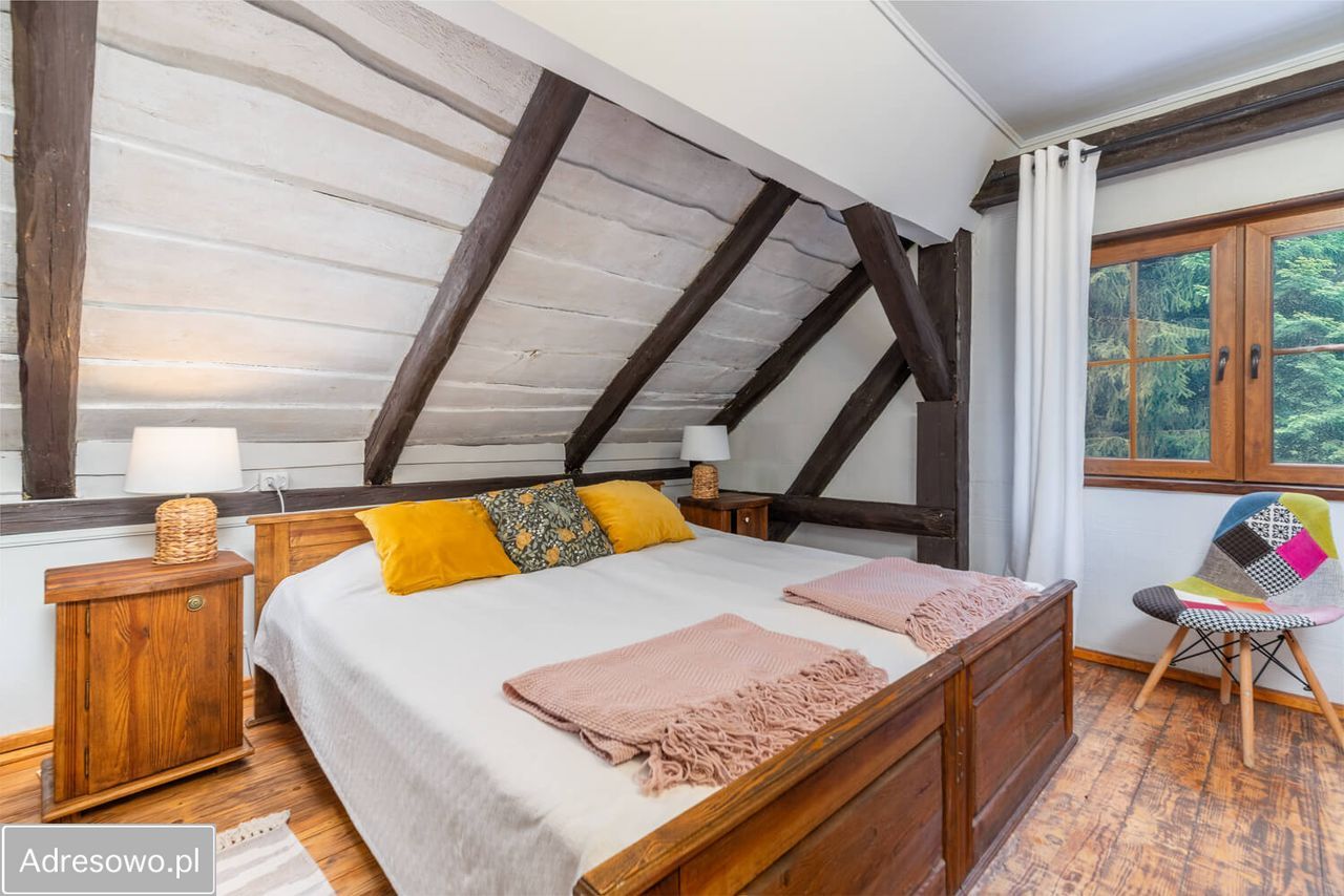 dom wolnostojący, 10 pokoi Zezuj. Zdjęcie 10