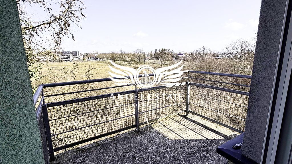 Mieszkanie 3-pokojowe Warzymice. Zdjęcie 4