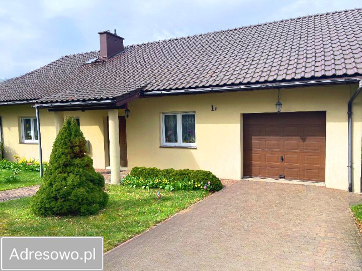 dom wolnostojący, 4 pokoje Strączno. Zdjęcie 1