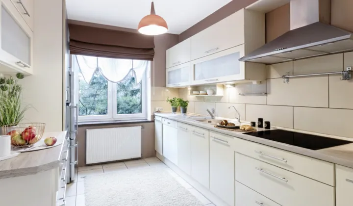 dom wolnostojący, 7 pokoi Hornówek, ul. Wesoła