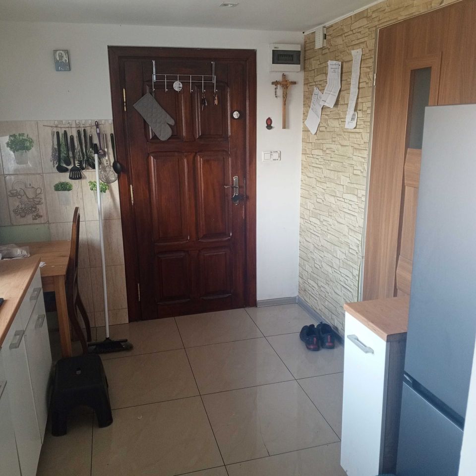 Mieszkanie 1-pokojowe Piotrkowice. Zdjęcie 2