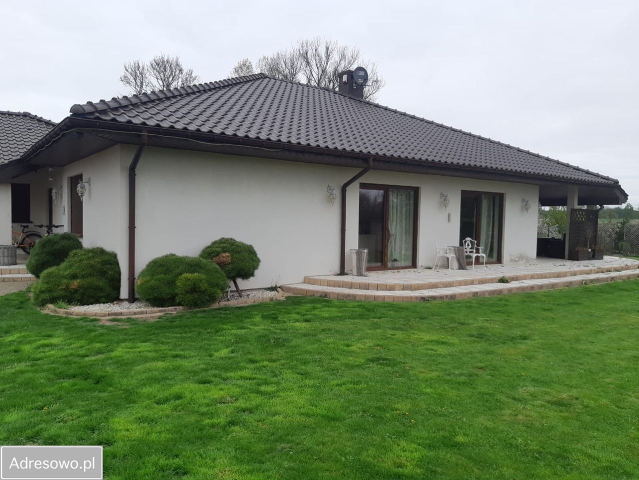 dom wolnostojący, 5 pokoi Lisiec Wielki. Zdjęcie 1