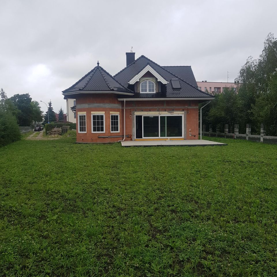 dom wolnostojący, 6 pokoi Tarnów Strusina, ul. św. Katarzyny. Zdjęcie 1