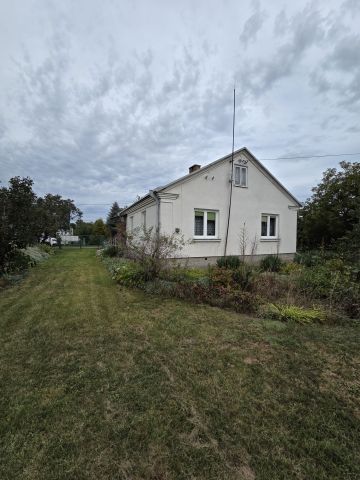 dom wolnostojący, 3 pokoje Łaszczów, ul. por. Mieczysława Chilińskiego. Zdjęcie 1
