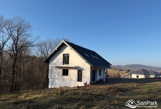 dom wolnostojący, 5 pokoi Sanoczek. Zdjęcie 5