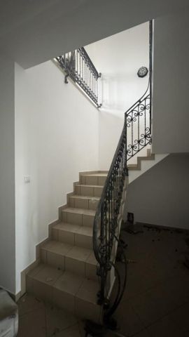 dom wolnostojący, 12 pokoi Brzeźnik. Zdjęcie 9