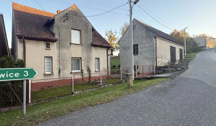 dom wolnostojący Niekarmia