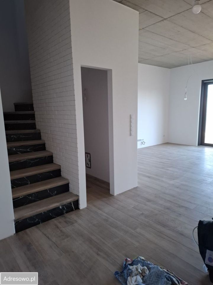 dom szeregowy, 4 pokoje Osiek, ul. Brzoskwiniowa. Zdjęcie 2