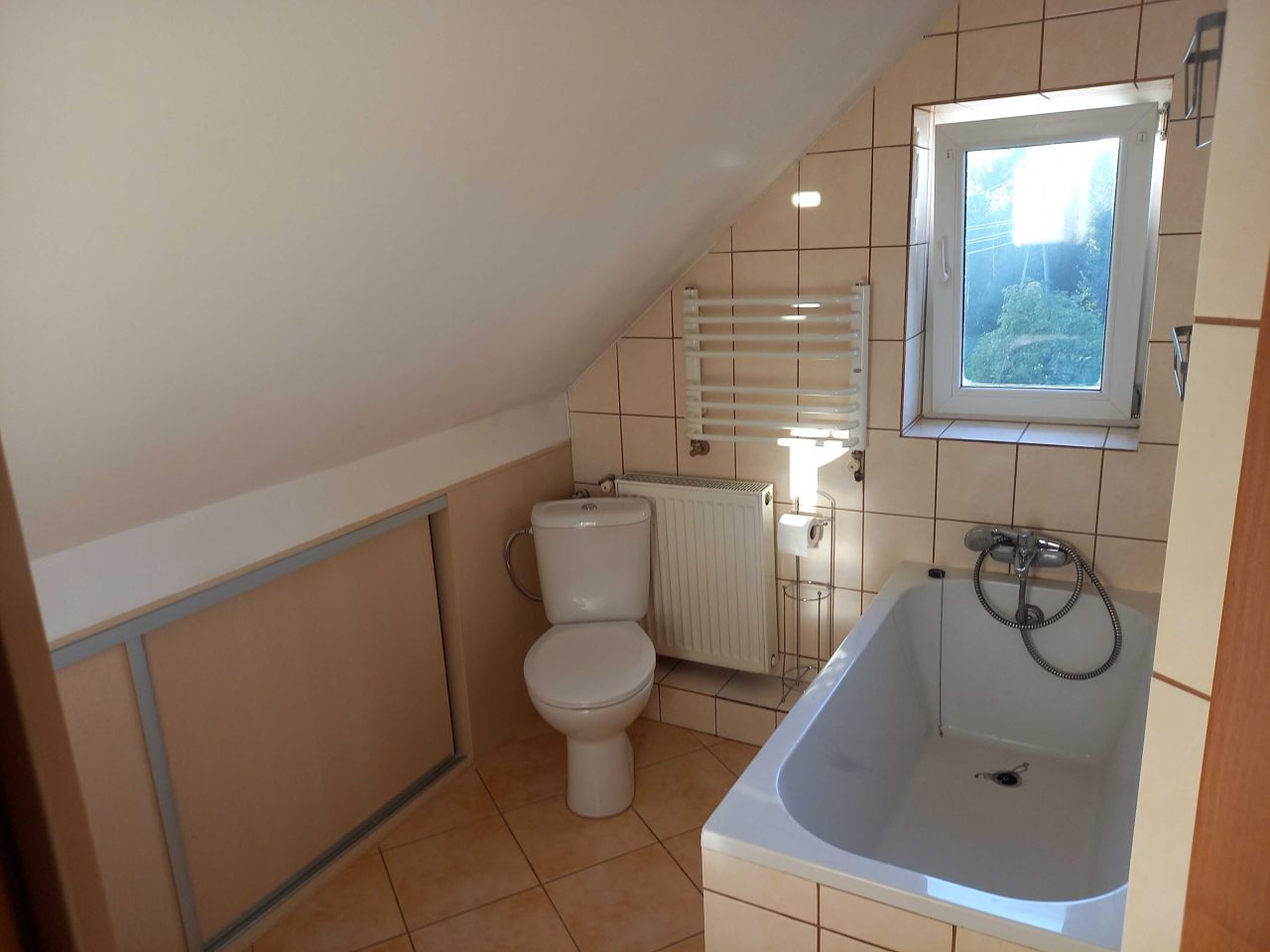 dom wolnostojący Sosnówka. Zdjęcie 2