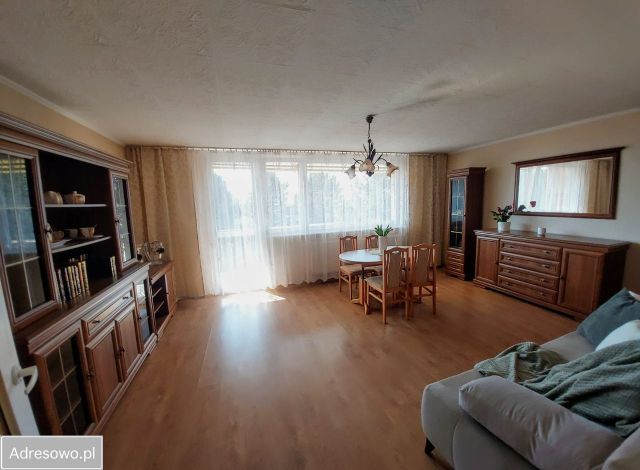 Mieszkanie 3-pokojowe Sadków. Zdjęcie 1