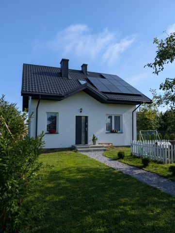 dom wolnostojący, 4 pokoje Łabunie, ul. Lipska. Zdjęcie 1