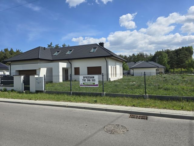 dom wolnostojący, 5 pokoi Nowa Dęba Poręby Dębskie, ul. Borowa. Zdjęcie 1