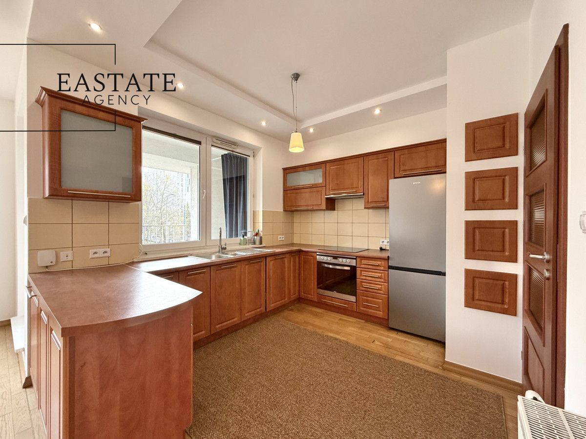 Mieszkanie 3-pokojowe Warszawa Śródmieście, ul. Stawki. Zdjęcie 11