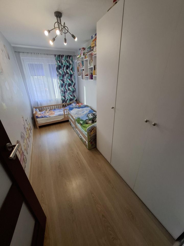 Mieszkanie 3-pokojowe Zgierz Stare Miasto, ul. Konstantego Ildefonsa Gałczyńskiego. Zdjęcie 3
