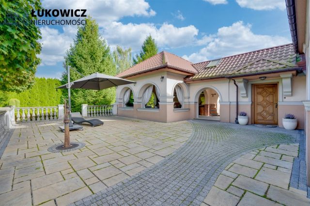 dom wolnostojący, 7 pokoi Czechowice-Dziedzice. Zdjęcie 1