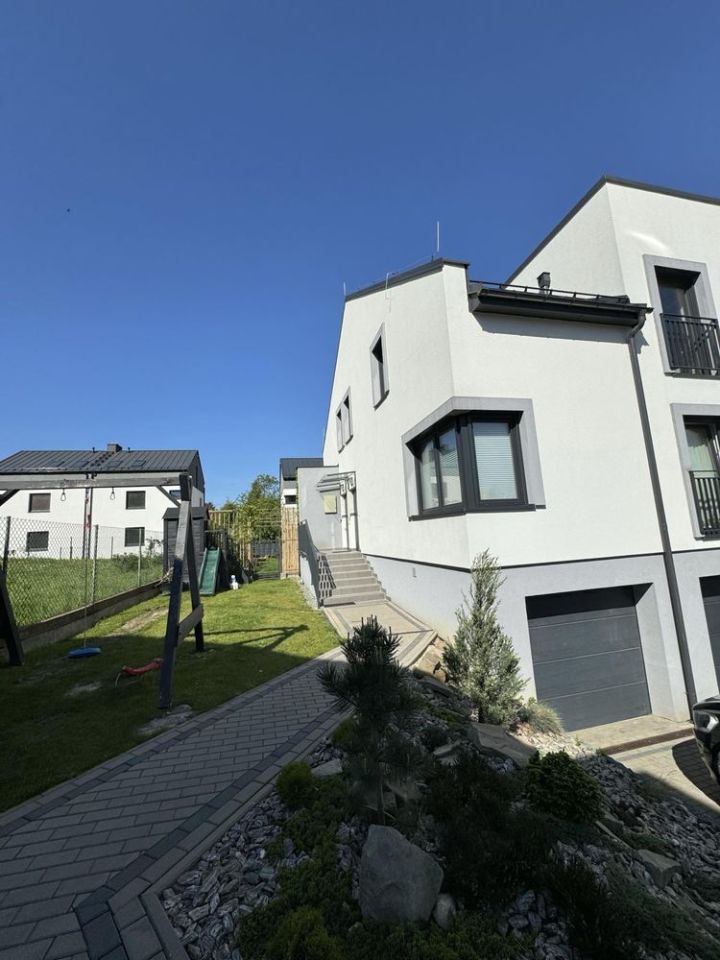 Mieszkanie 4-pokojowe Bielsko-Biała, ul. św. Franciszka. Zdjęcie 2