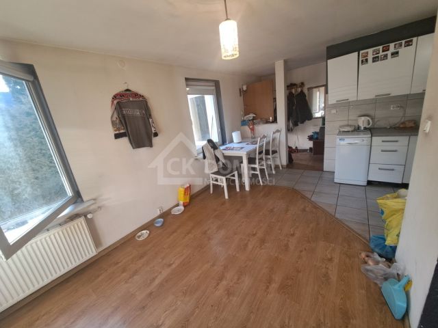 dom wolnostojący, 2 pokoje Kielce Zalesie. Zdjęcie 5