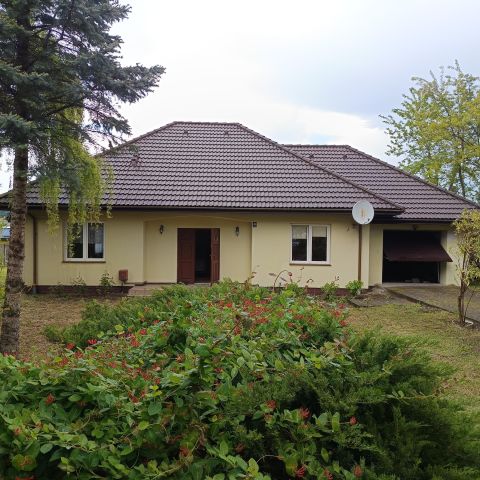 dom wolnostojący, 3 pokoje Wieniec, ul. Szkolna. Zdjęcie 1