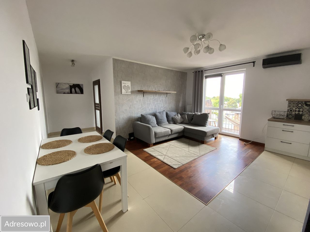 Mieszkanie 3-pokojowe Zabrze Centrum, ul. Dionizego Trocera. Zdjęcie 1